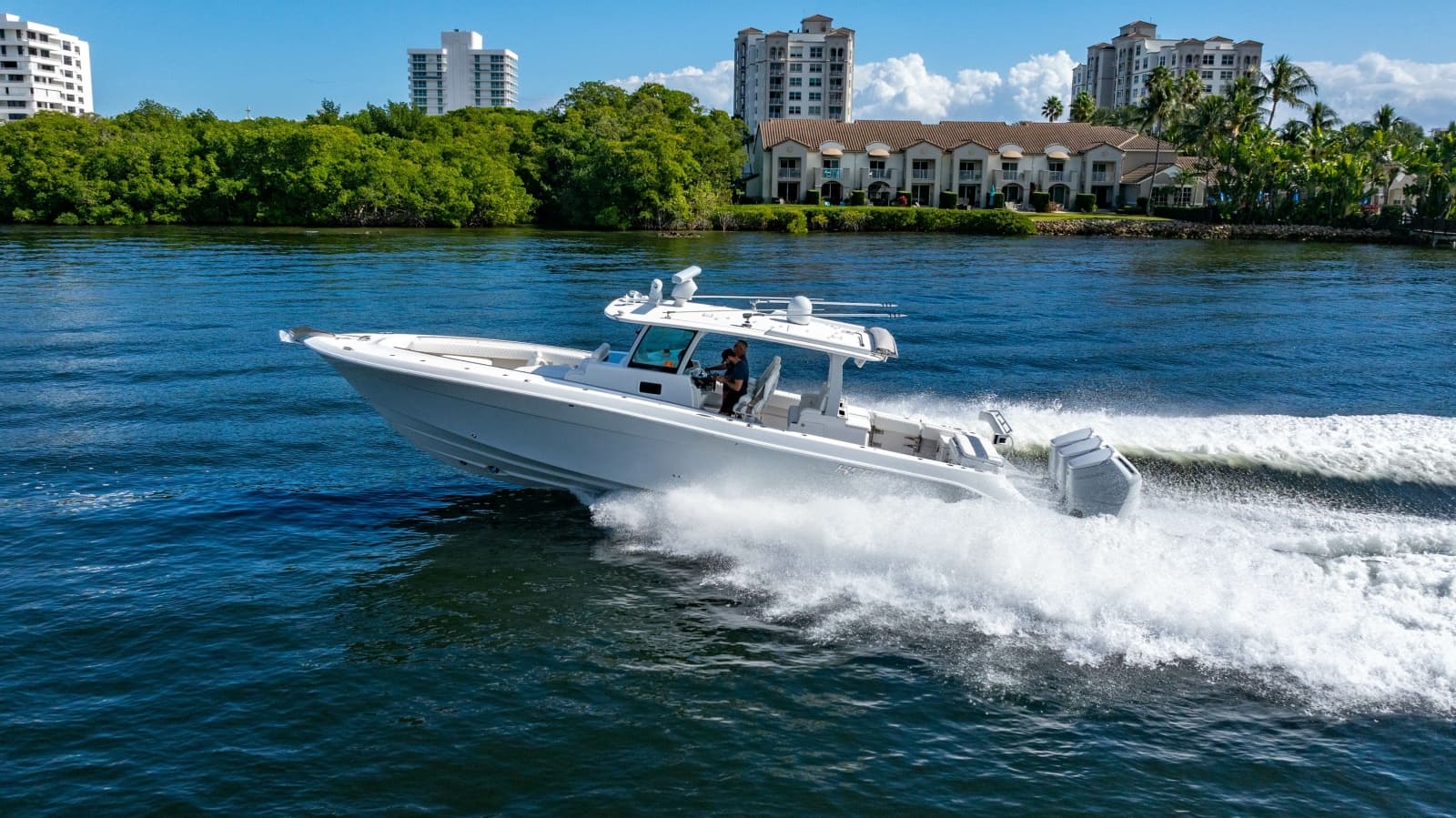 2024 HCB 42 Lujo