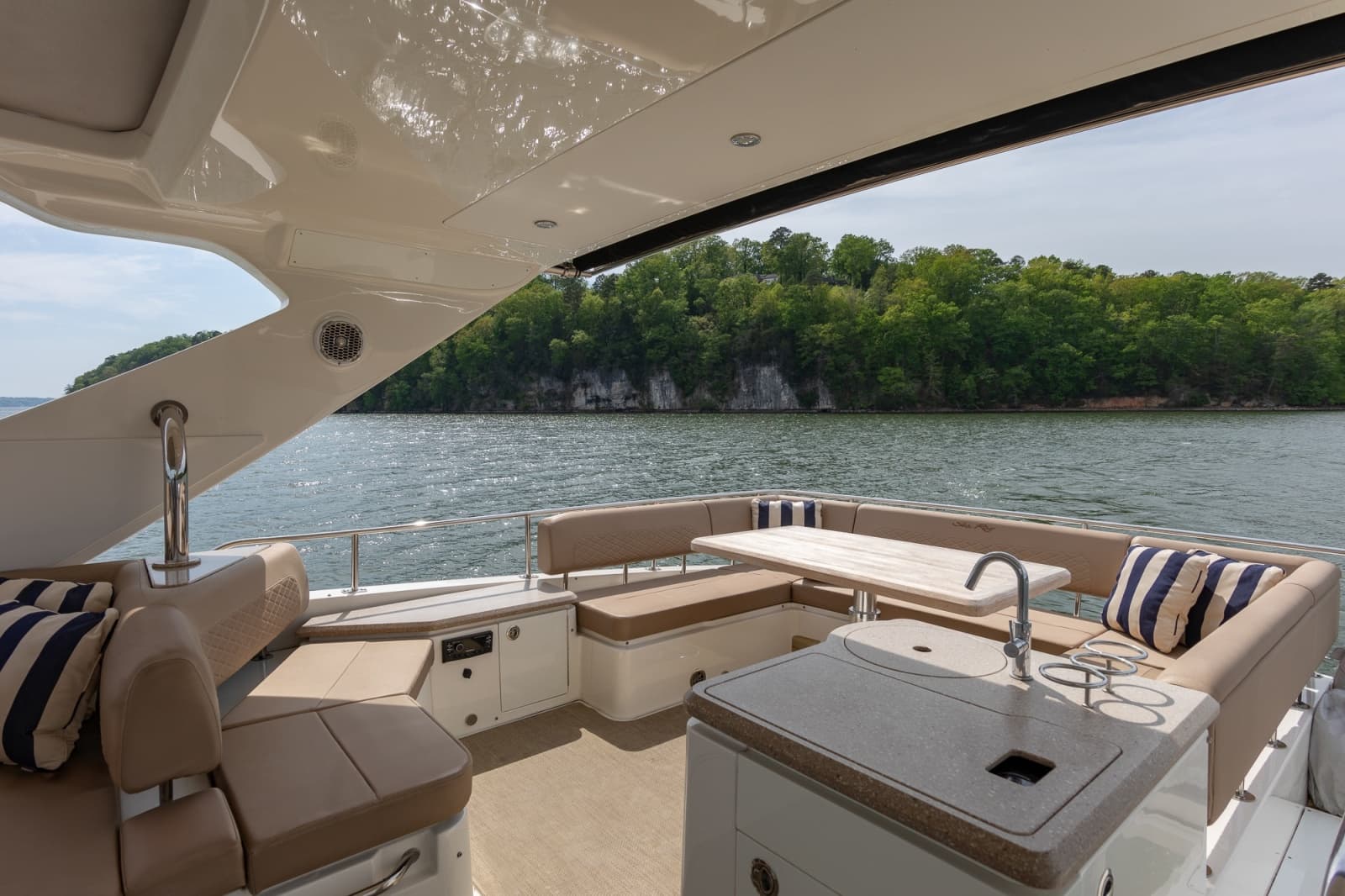 2018 Sea Ray L650 FLY