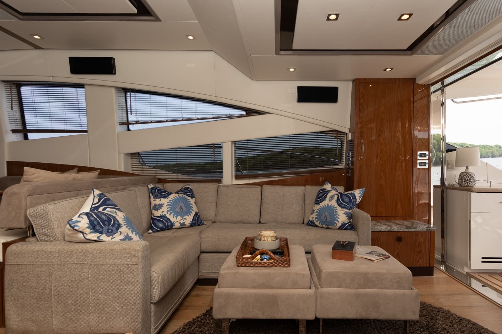 2018 Sea Ray L650 FLY
