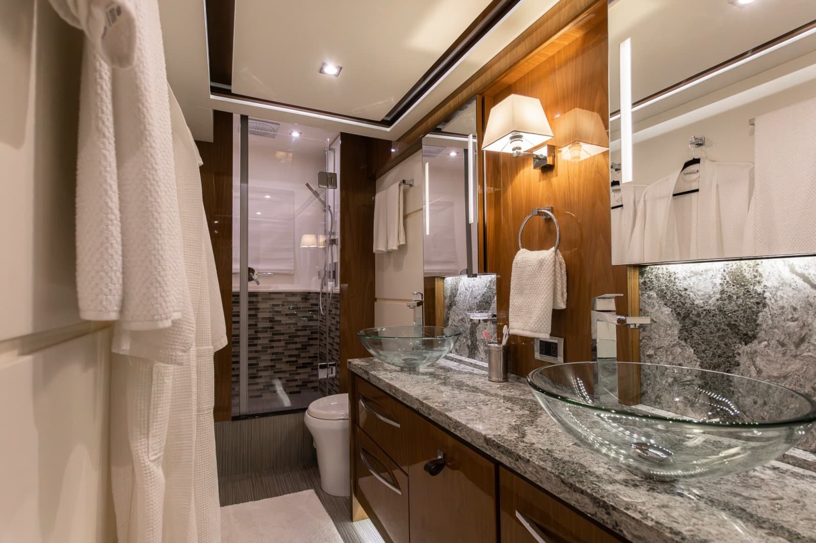 2018 Sea Ray L650 FLY