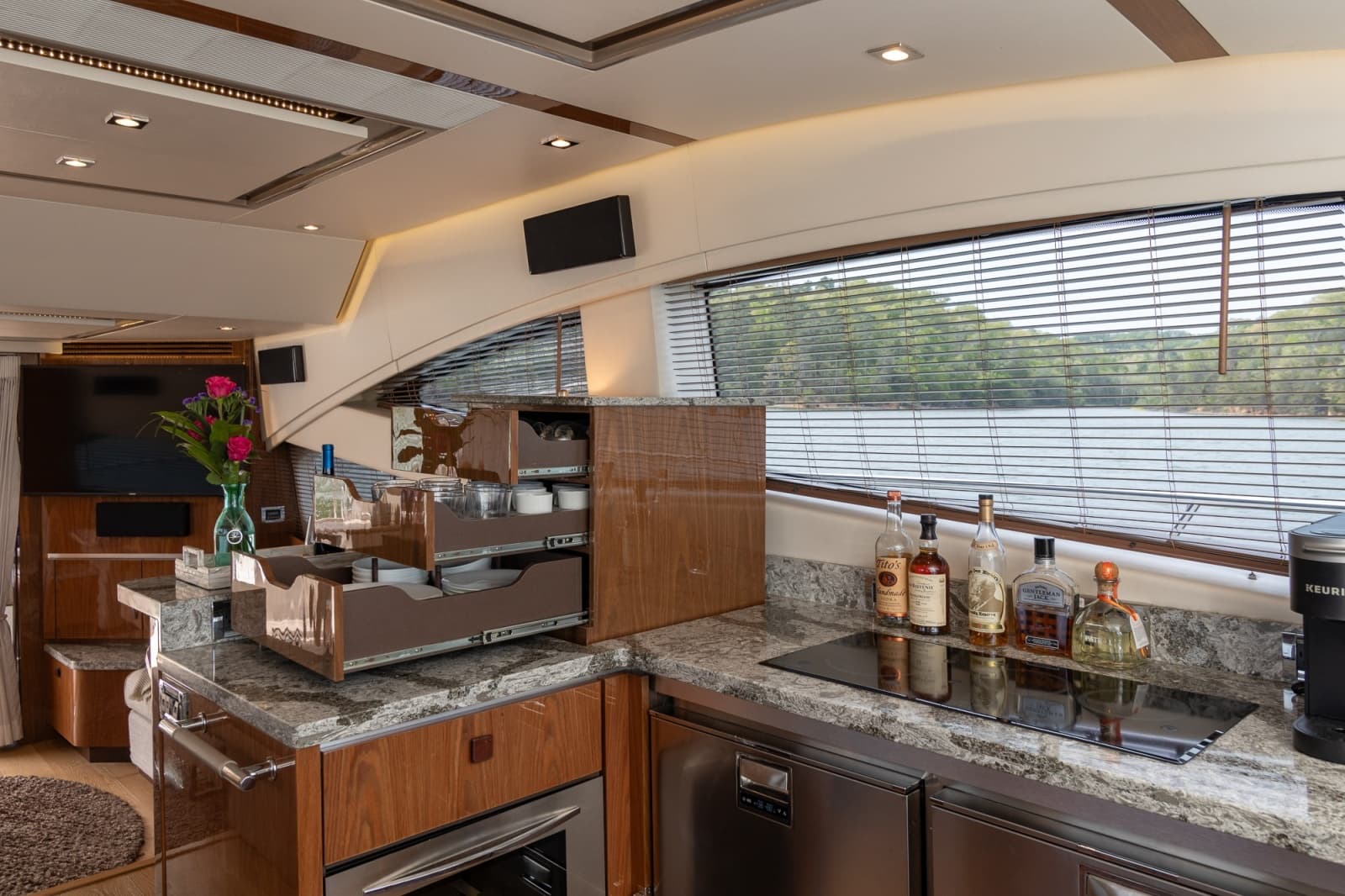 2018 Sea Ray L650 FLY