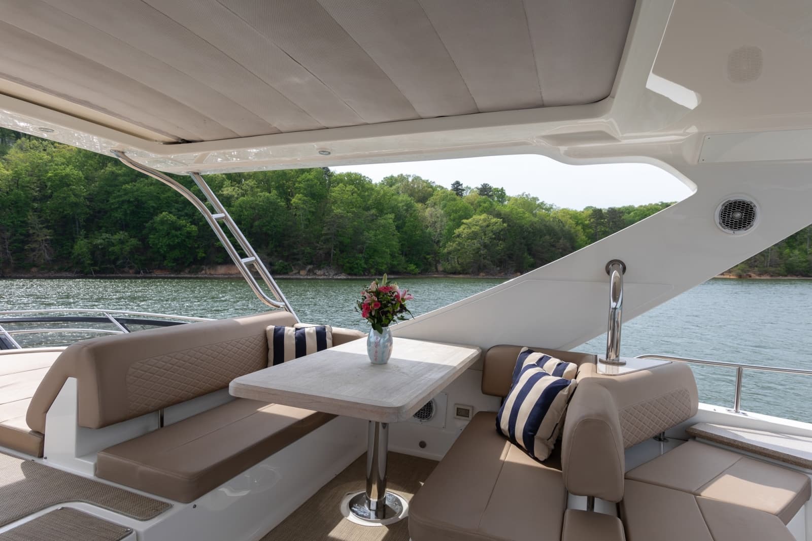 2018 Sea Ray L650 FLY