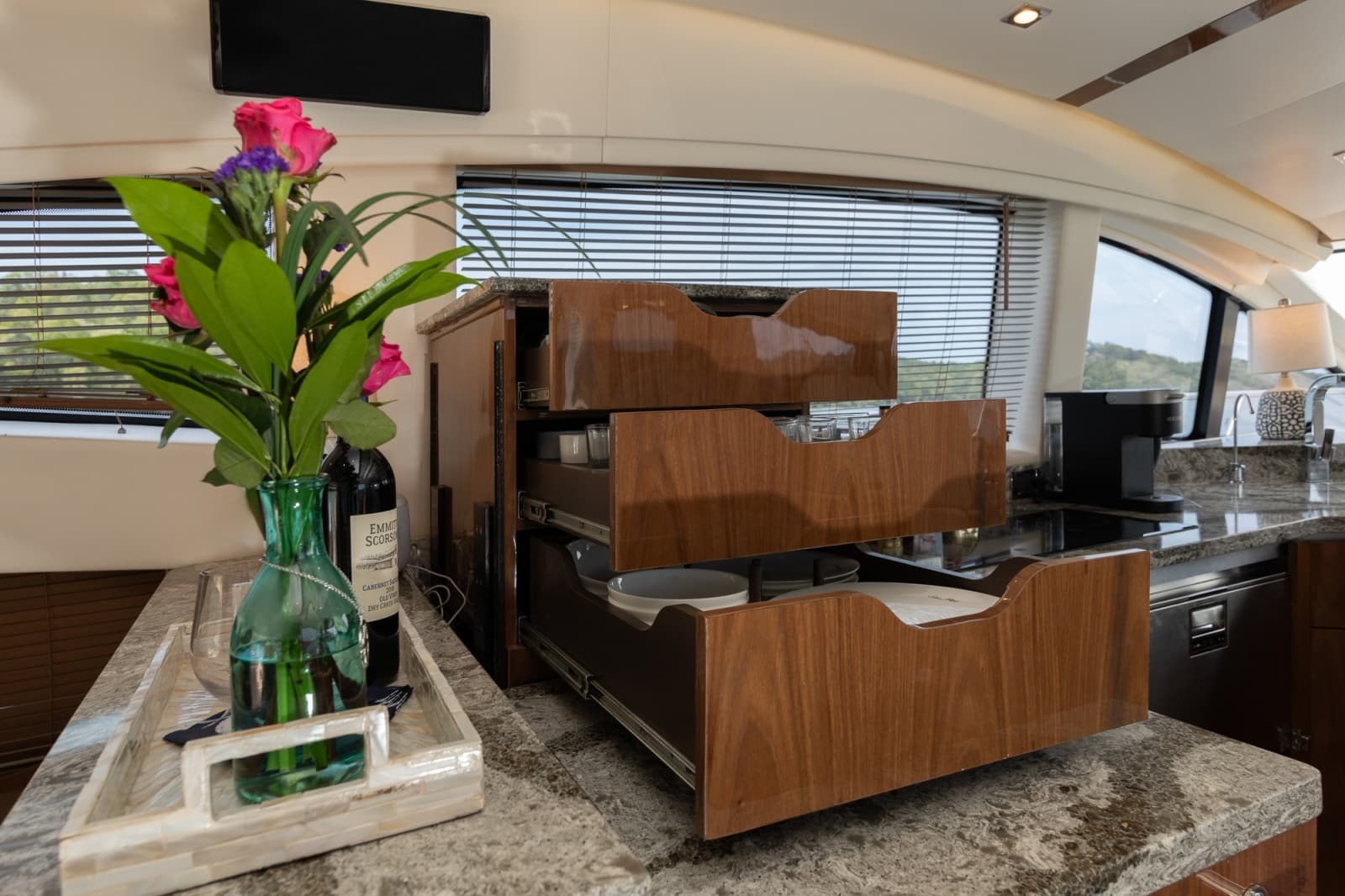 2018 Sea Ray L650 FLY