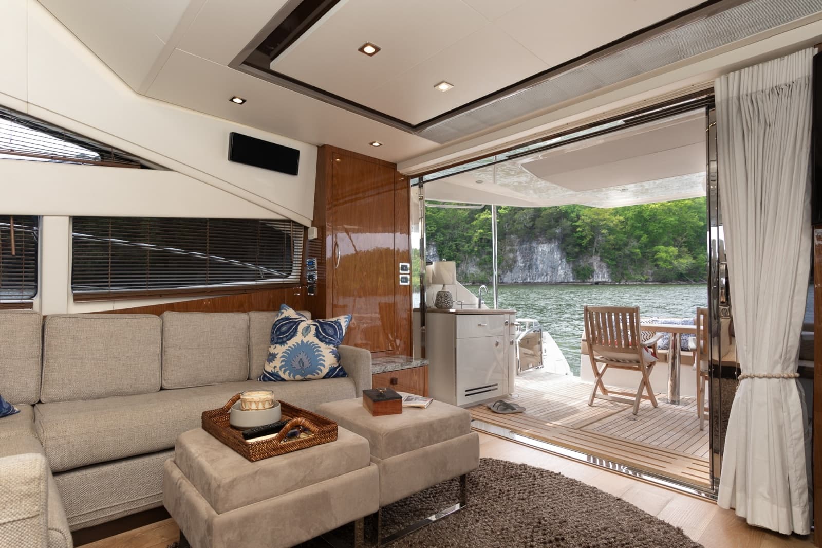 2018 Sea Ray L650 FLY