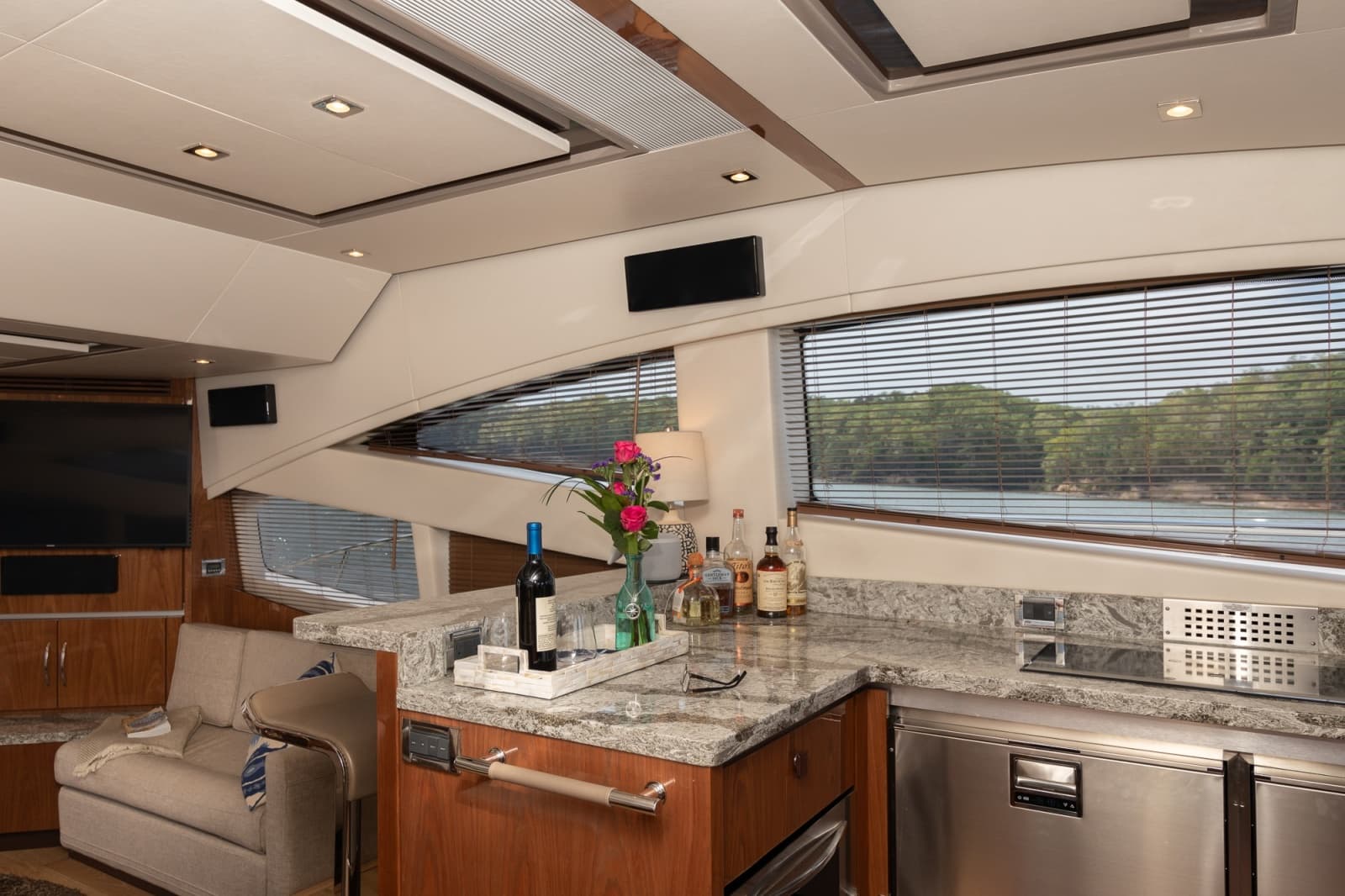 2018 Sea Ray L650 FLY