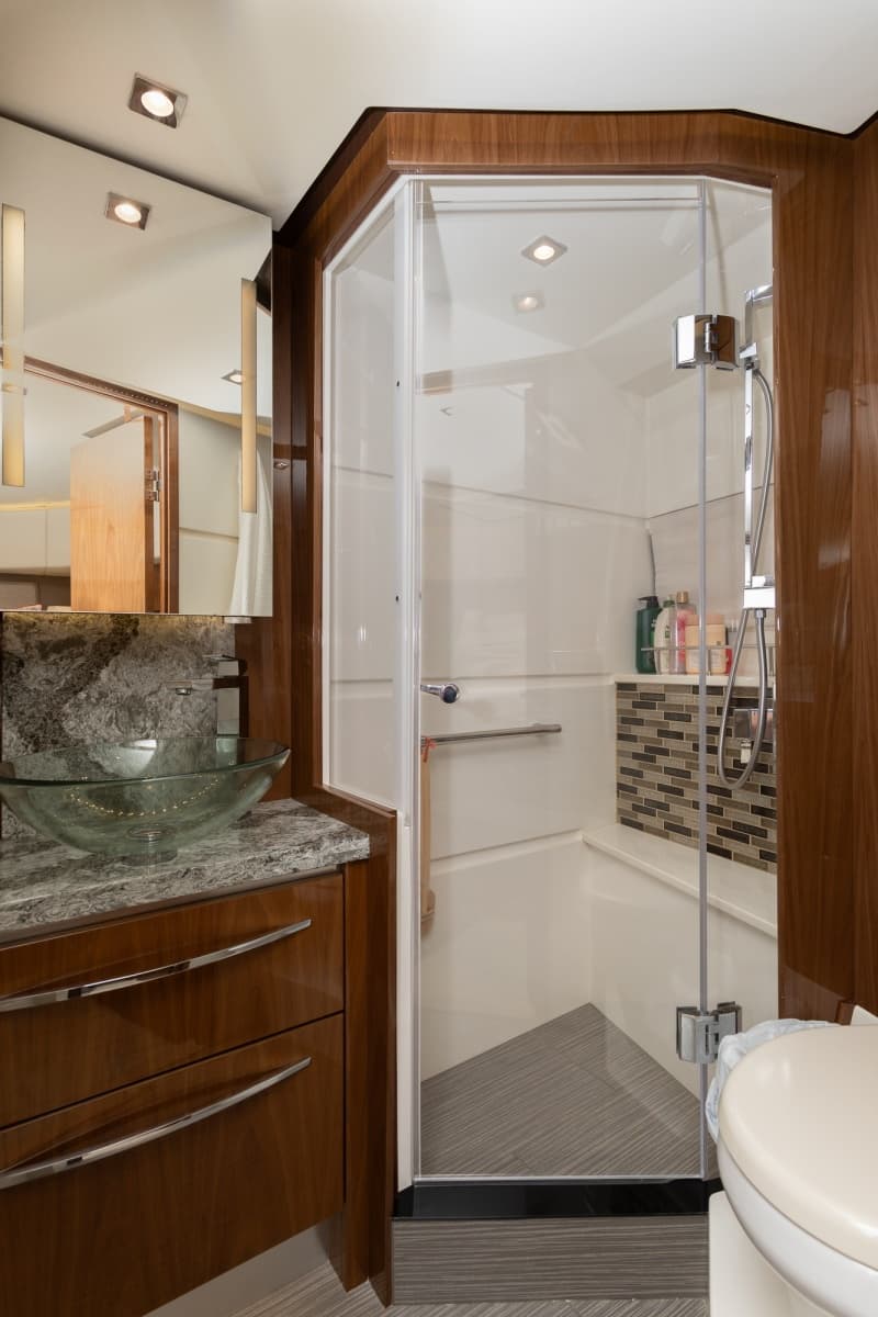 2018 Sea Ray L650 FLY