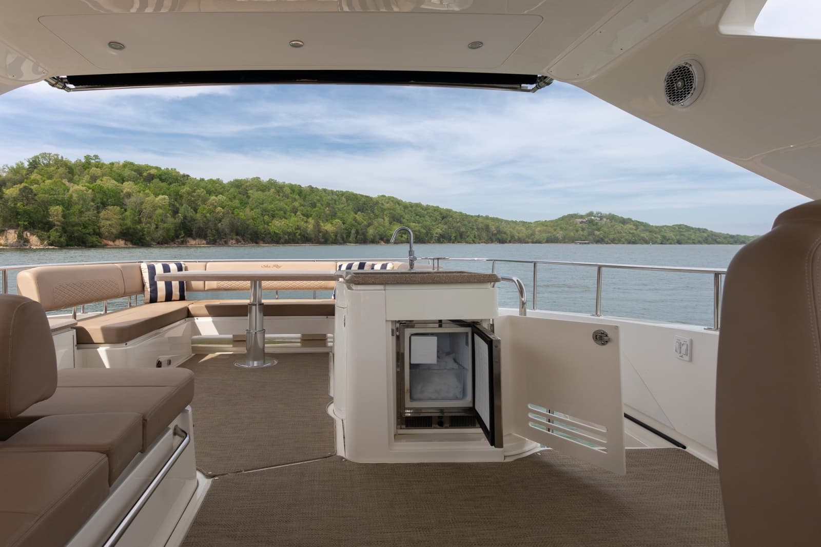 2018 Sea Ray L650 FLY