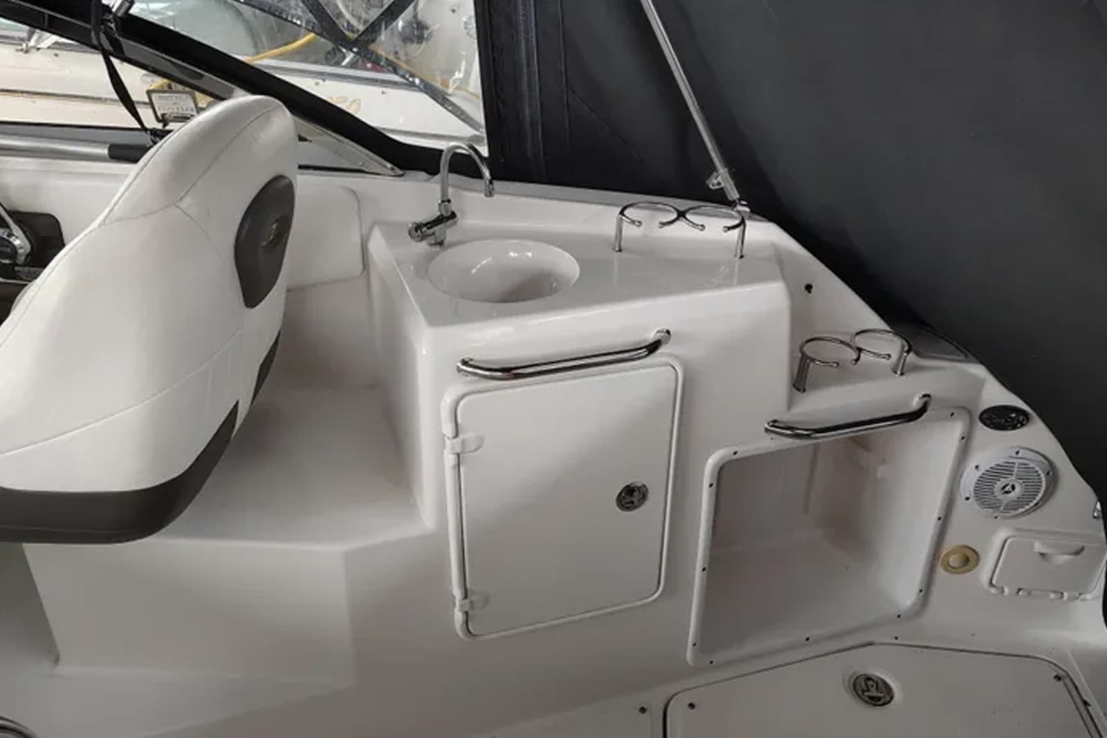 2008 Regal 2565 Window Express