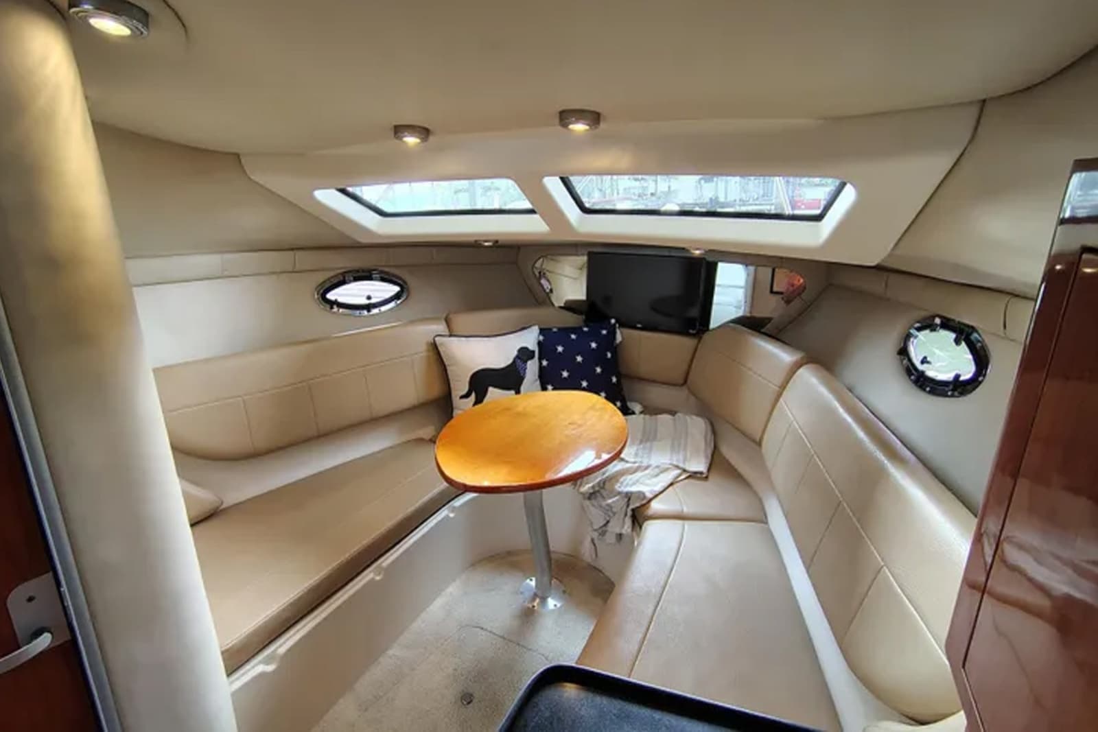 2008 Regal 2565 Window Express
