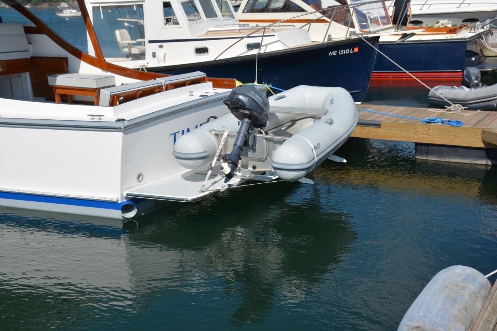 Imgi_36_2021 Ellis 36 Express Cruiser Power 10135478 20260401140230430 26