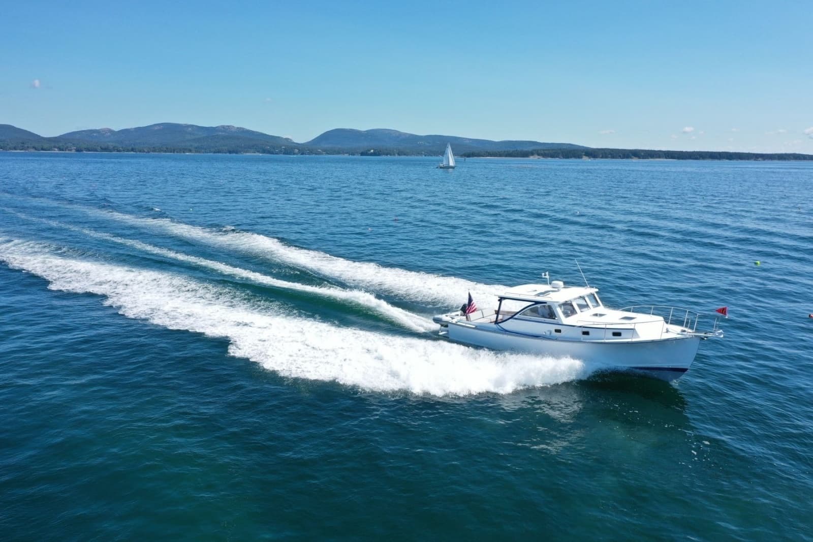 Imgi_41_2021 Ellis 36 Express Cruiser Power 10135478 20260401140230481 31