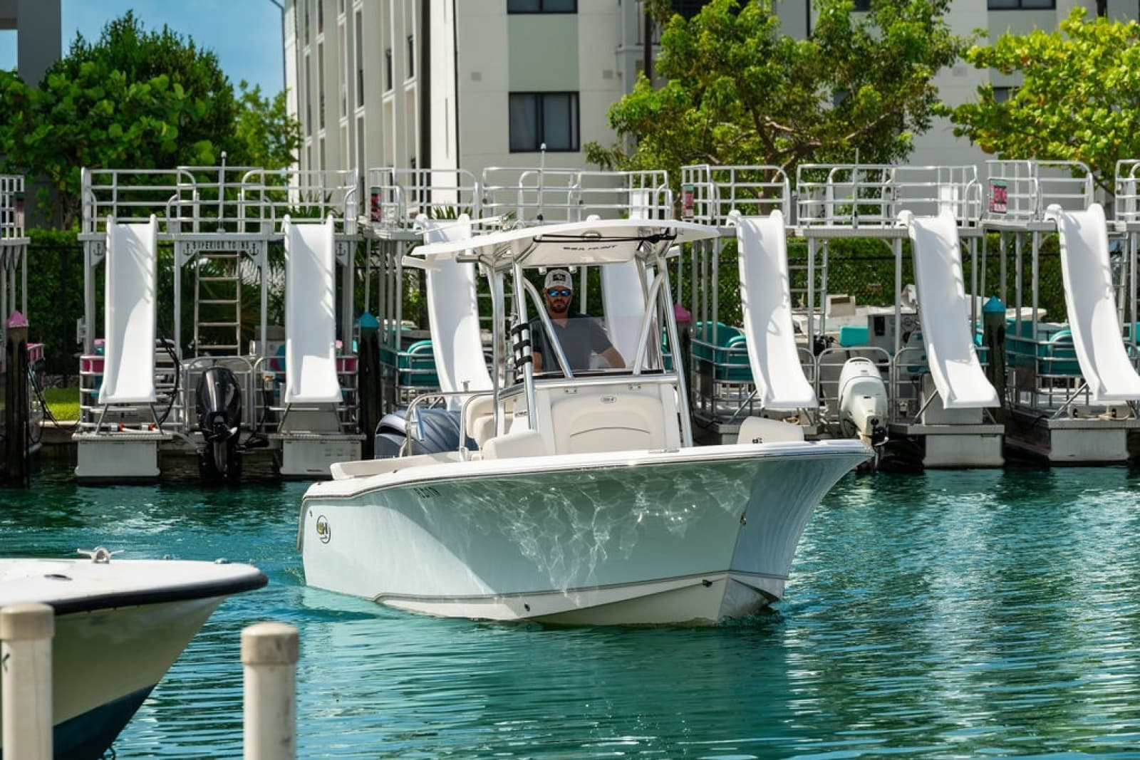 2023 Sea Hunt 234 Ultra