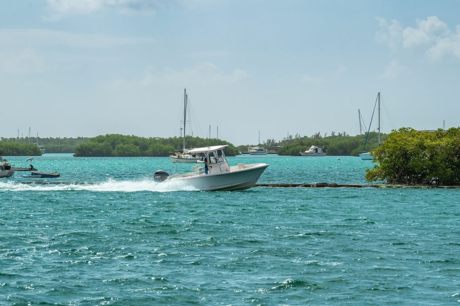 2023 Sea Hunt 234 Ultra