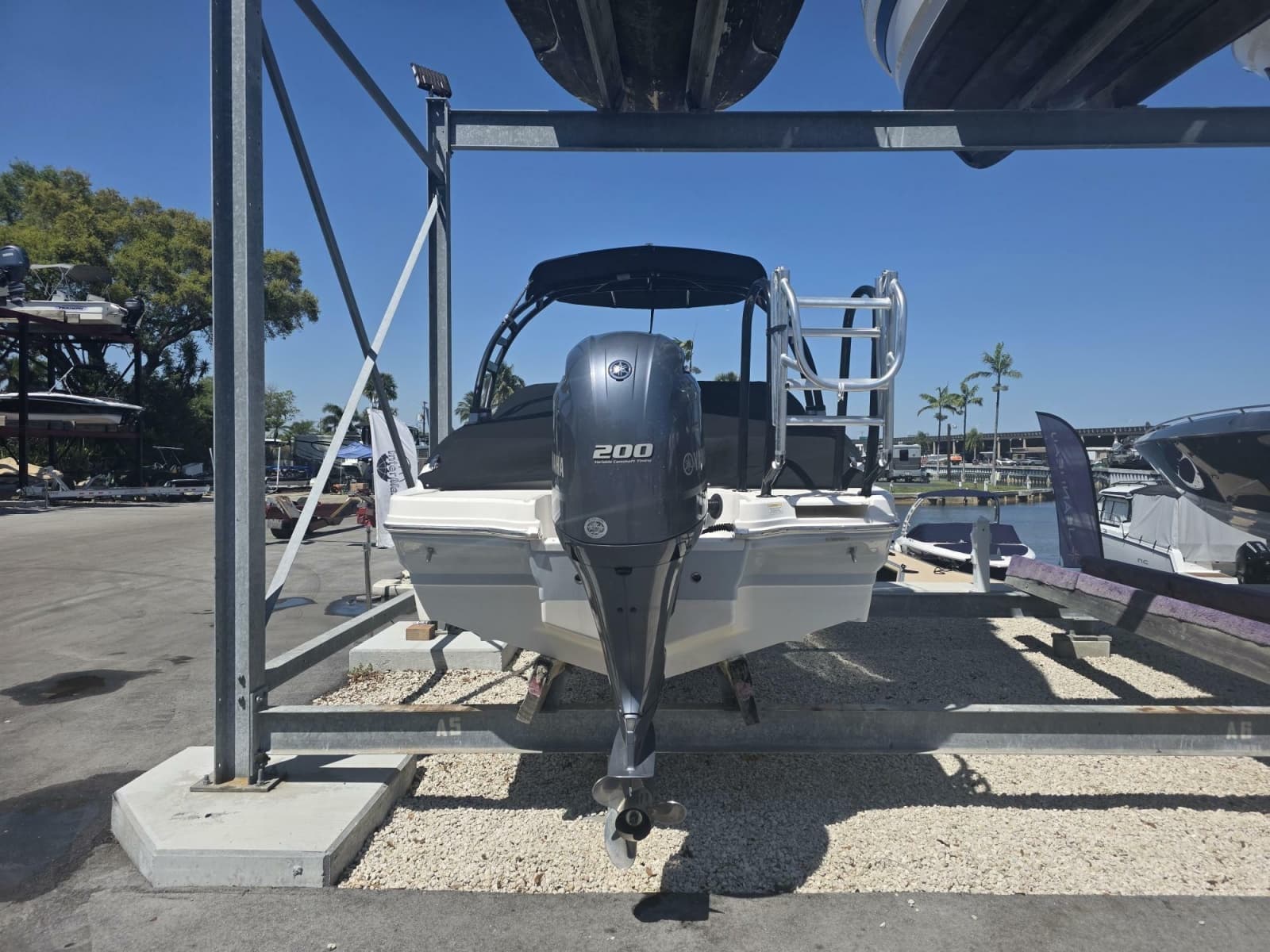 2020 Chaparral 21 SSI OB