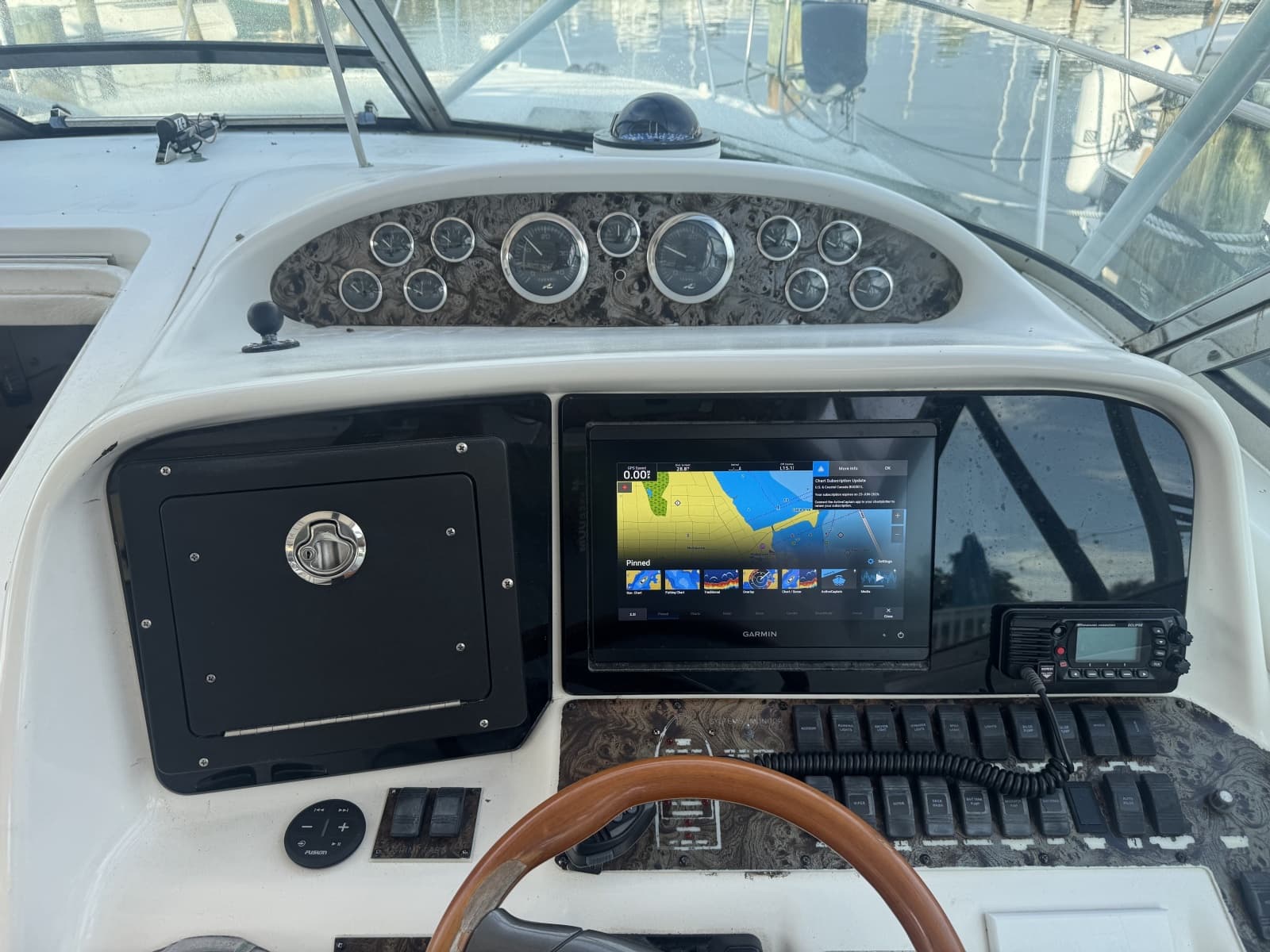 1999 Sea Ray 370 Sport Fish