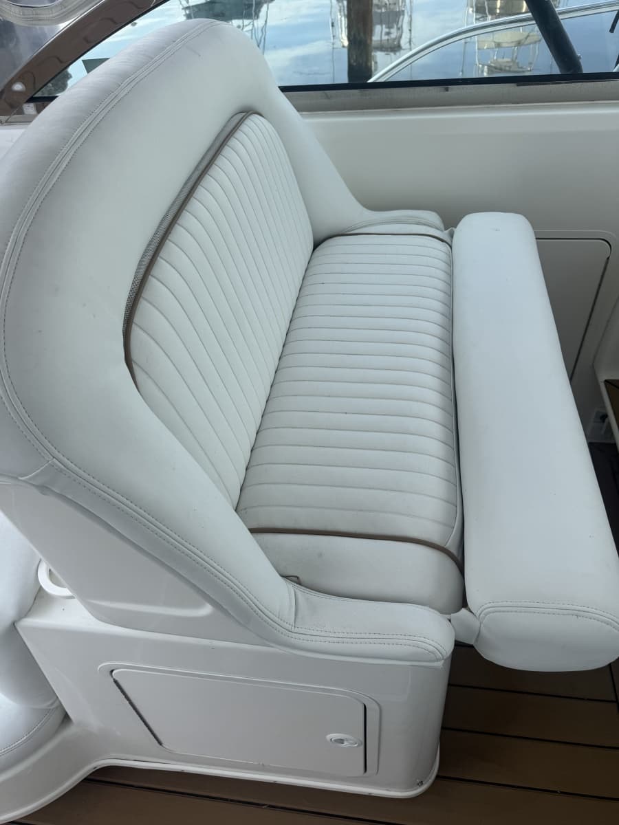 1999 Sea Ray 370 Sport Fish
