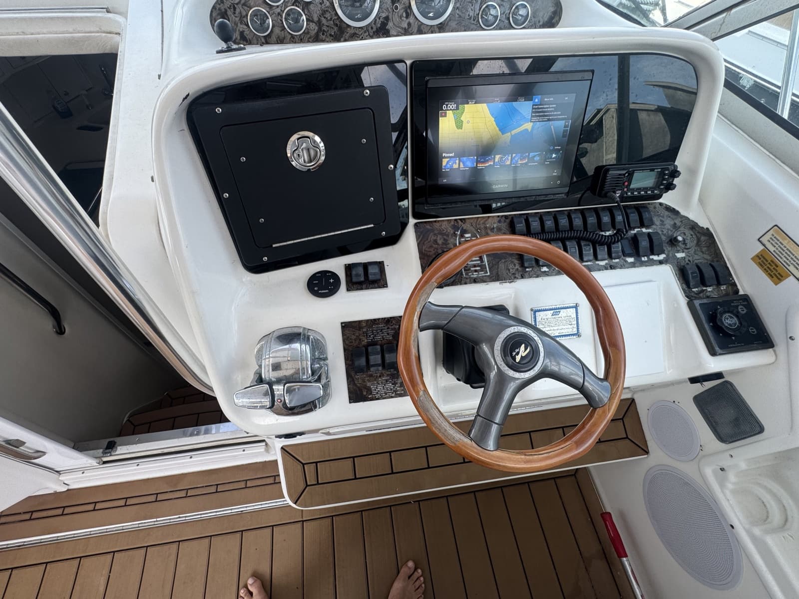 1999 Sea Ray 370 Sport Fish