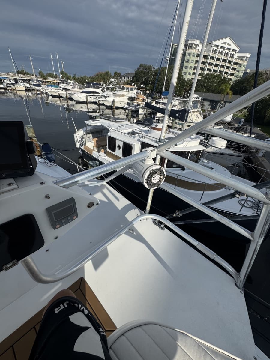 1999 Sea Ray 370 Sport Fish