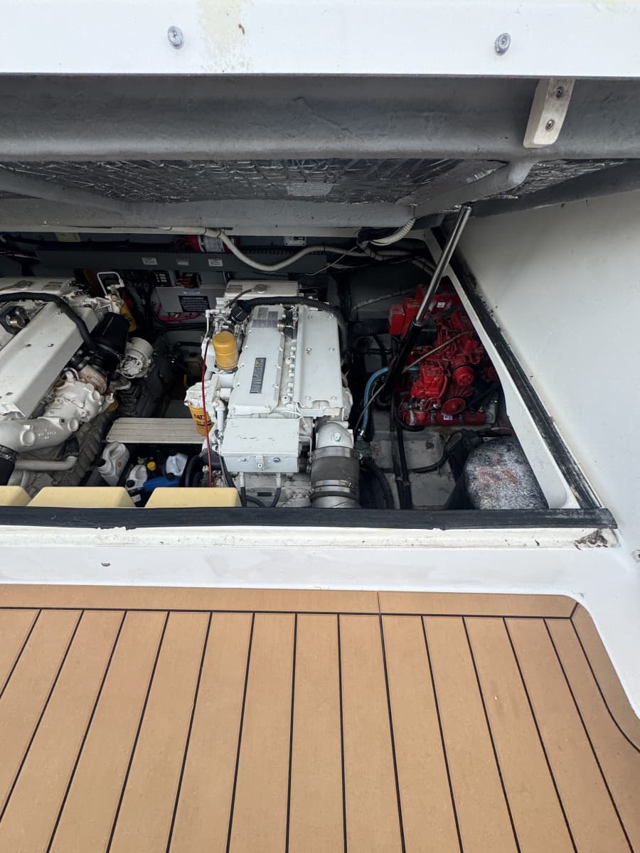 1999 Sea Ray 370 Sport Fish