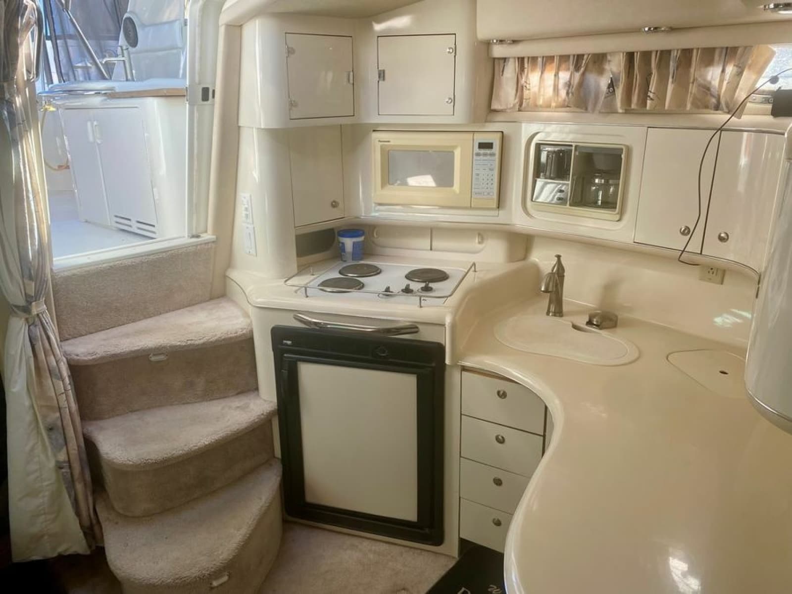 1995 Sea Ray 370 Sundancer
