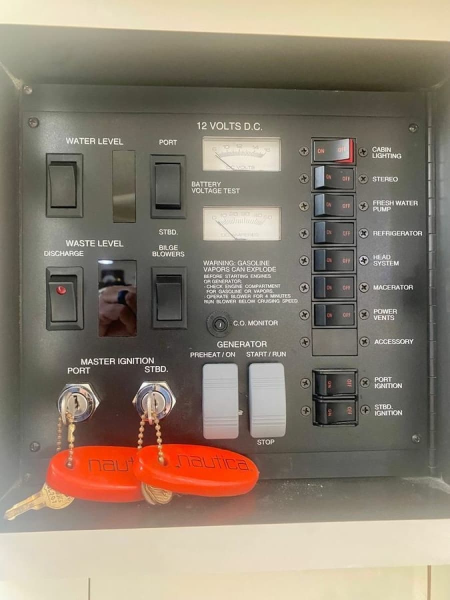 1995 Sea Ray 370 Sundancer