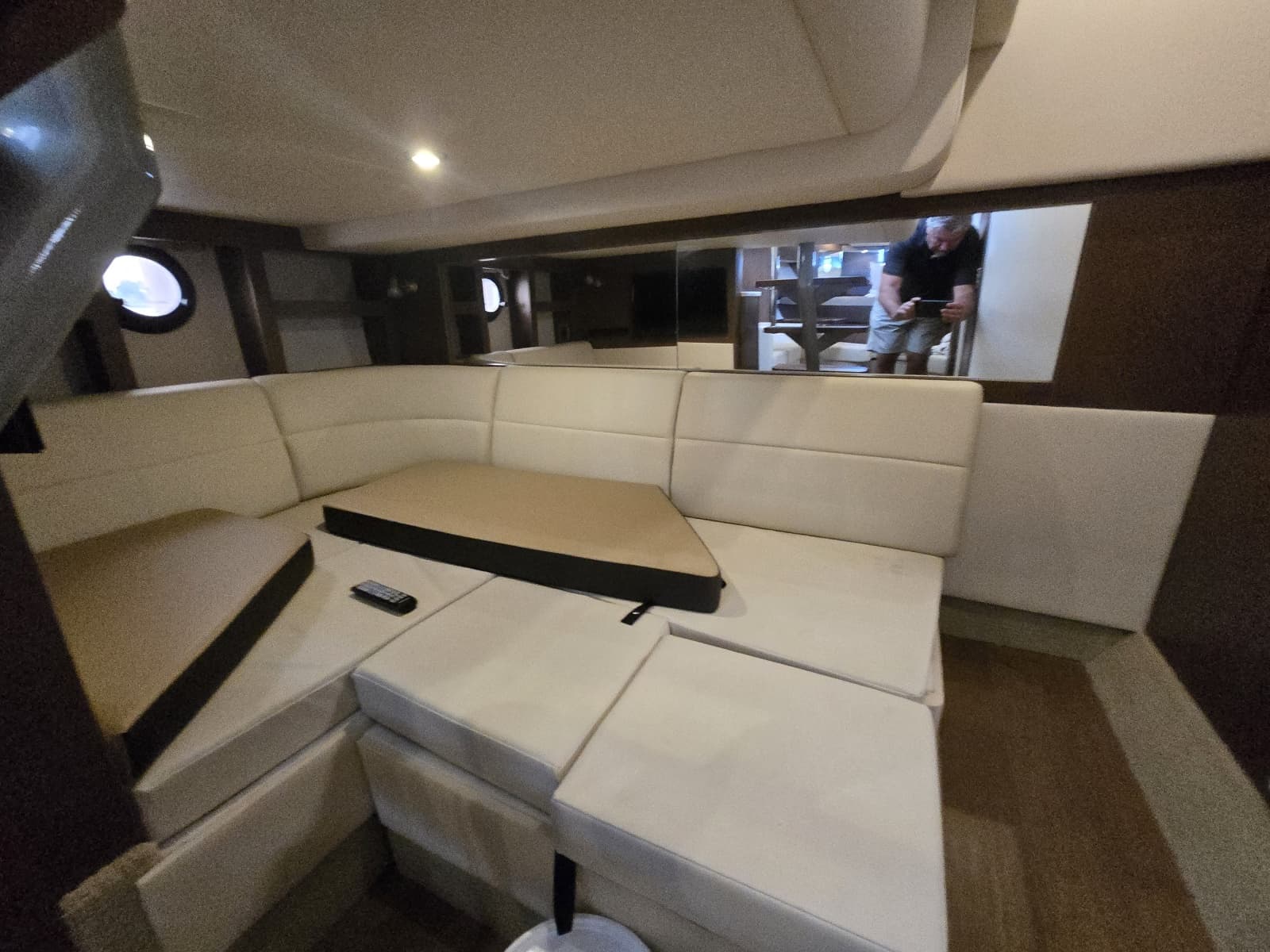 2018 Sea Ray 350 Sundancer Coupe