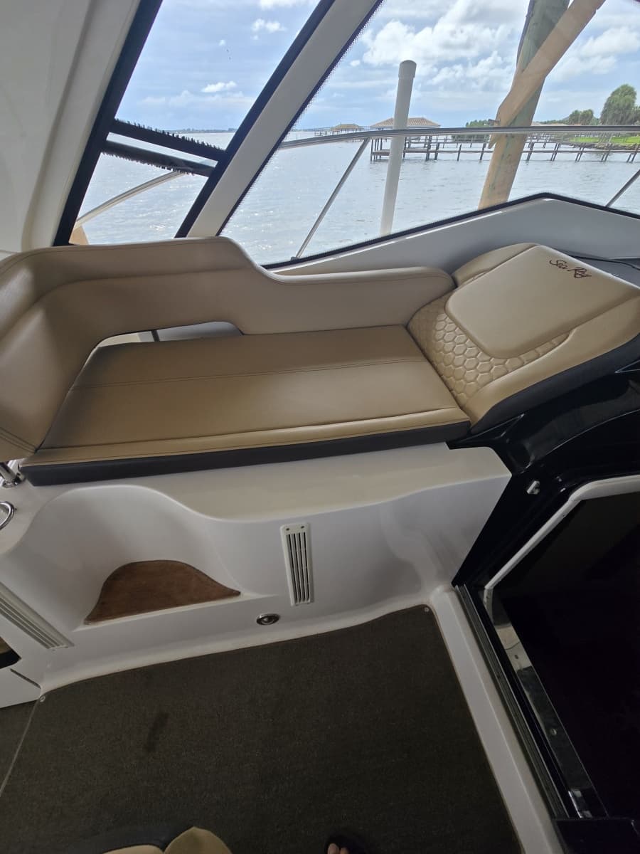 2018 Sea Ray 350 Sundancer Coupe
