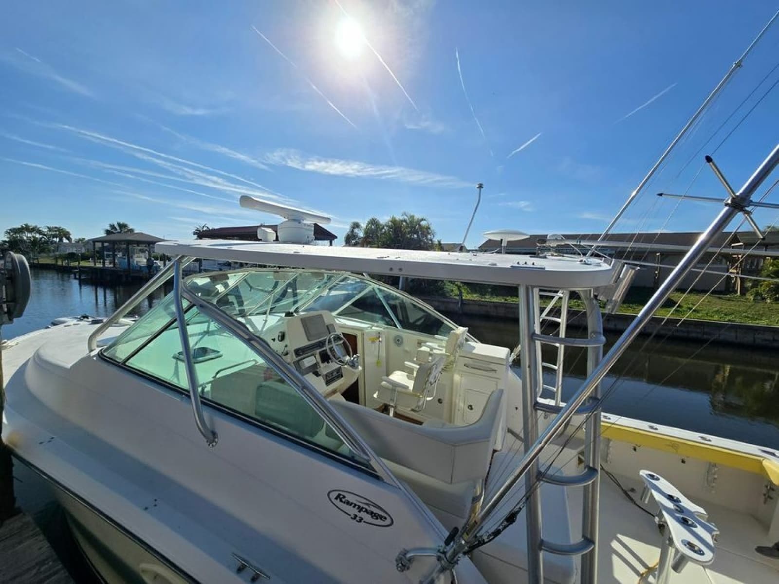 2005 Rampage 33 Express