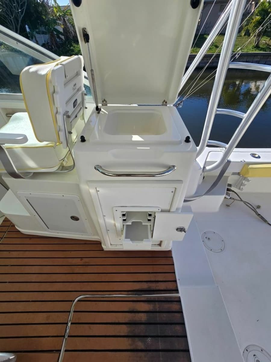 2005 Rampage 33 Express