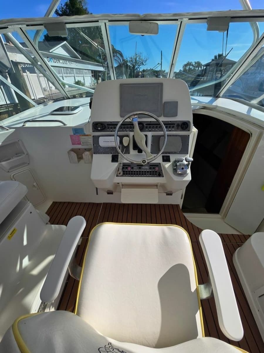 2005 Rampage 33 Express