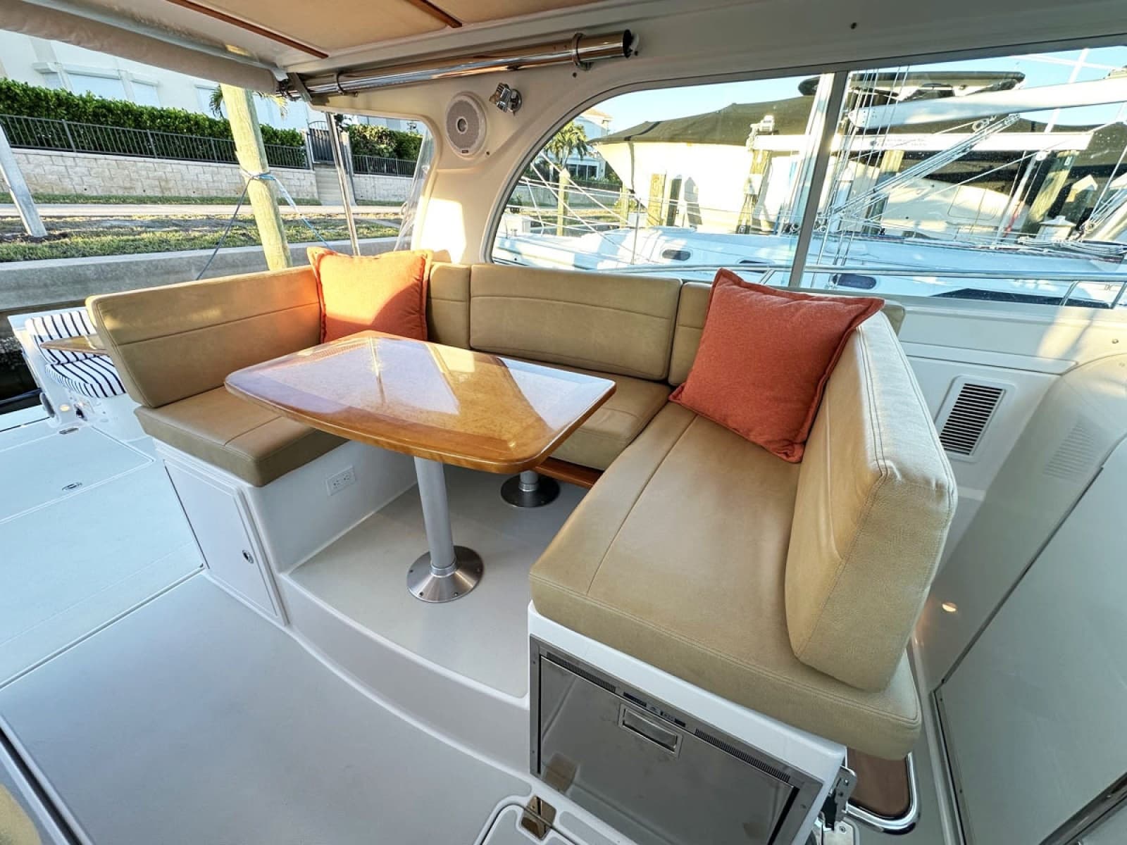 Full Convertible Dinette