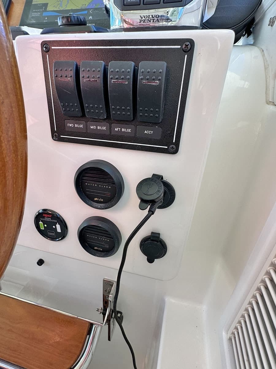 Helm Starboard Lower