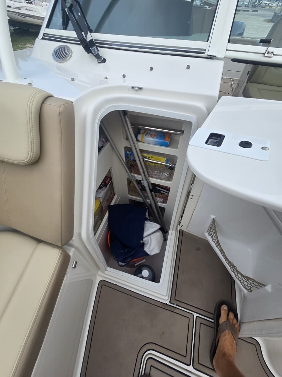 2017 Sailfish Dual Console 325