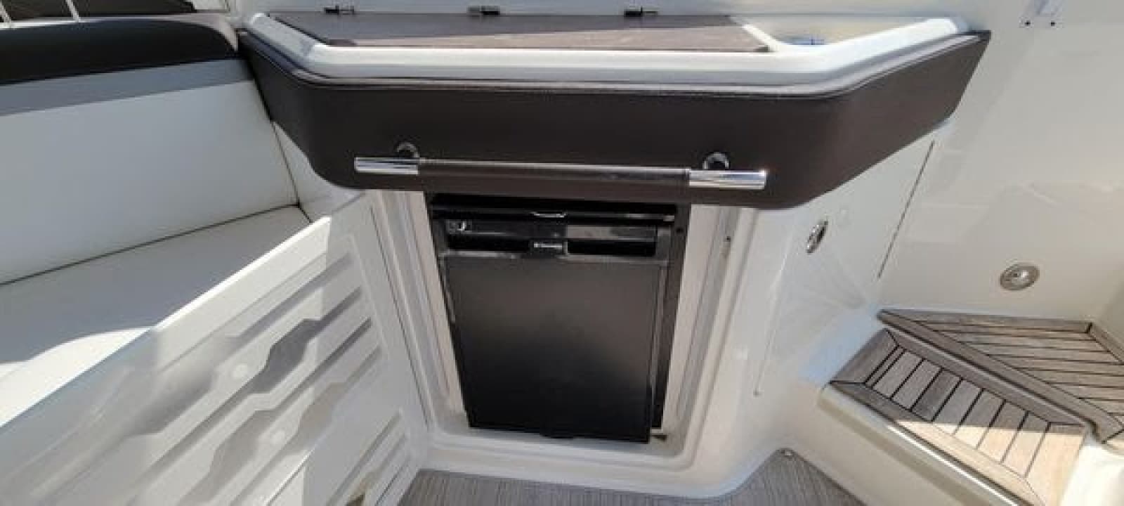 2017 Sea Ray 310 SLX