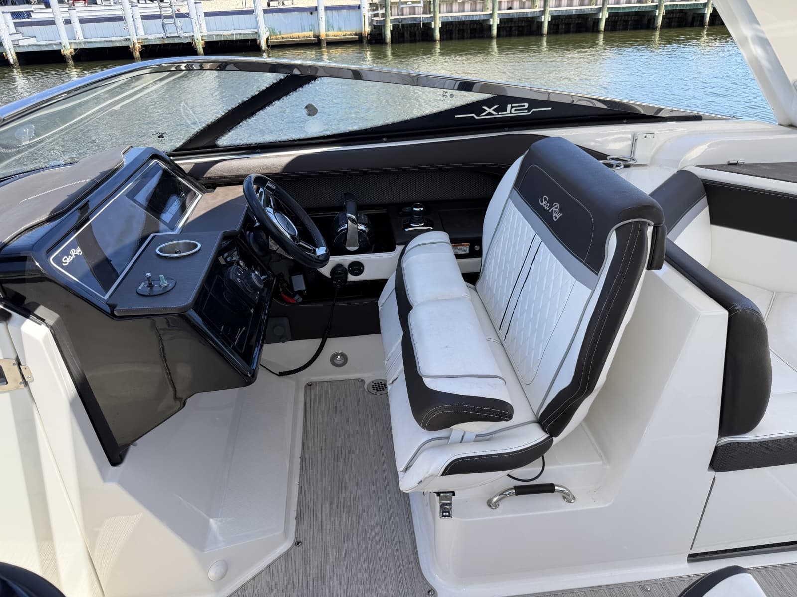 2017 Sea Ray 310 SLX