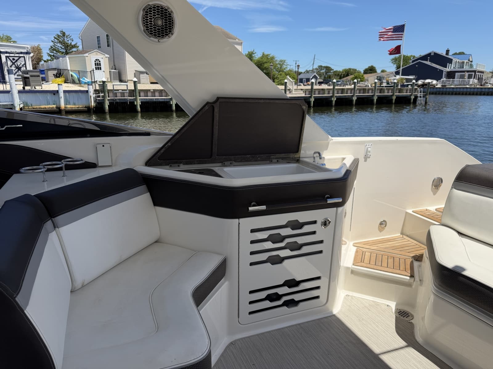 2017 Sea Ray 310 SLX