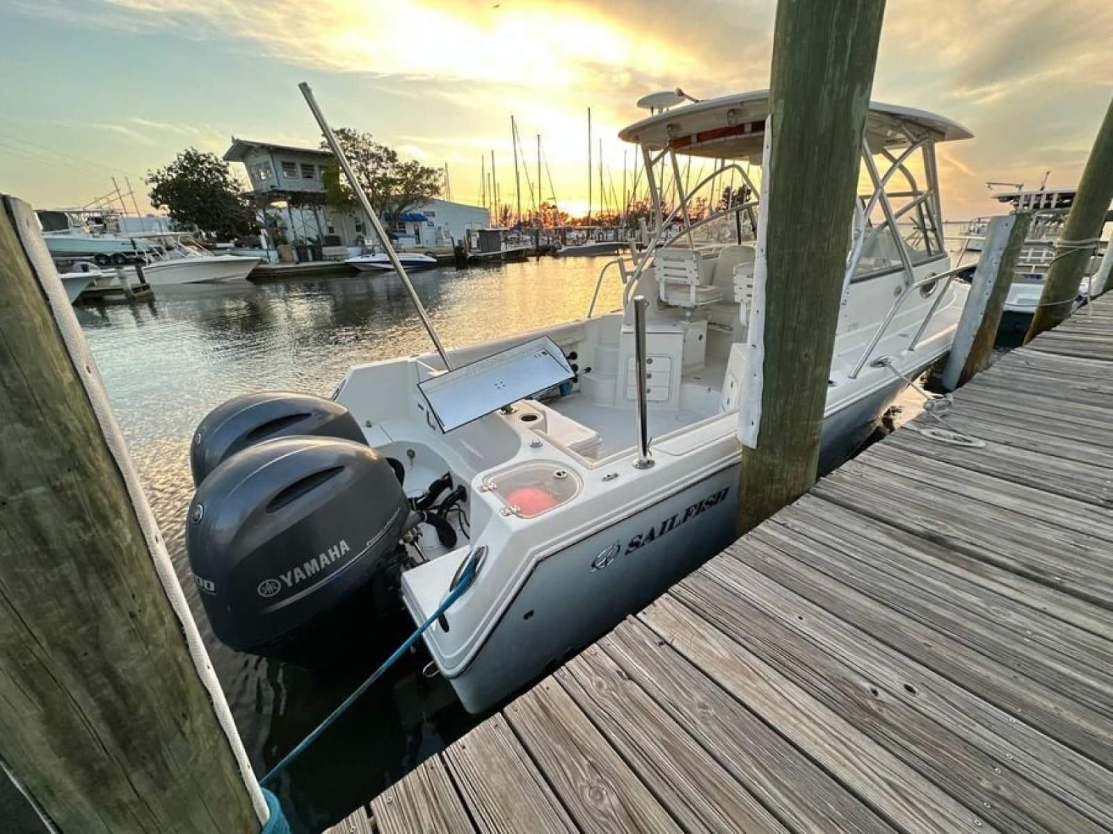 2015 Sailfish 270 WAC