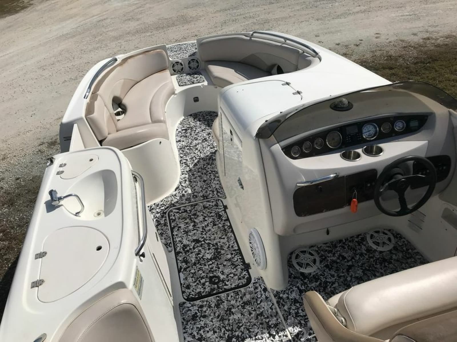 2005 Chaparral Sunesta 252