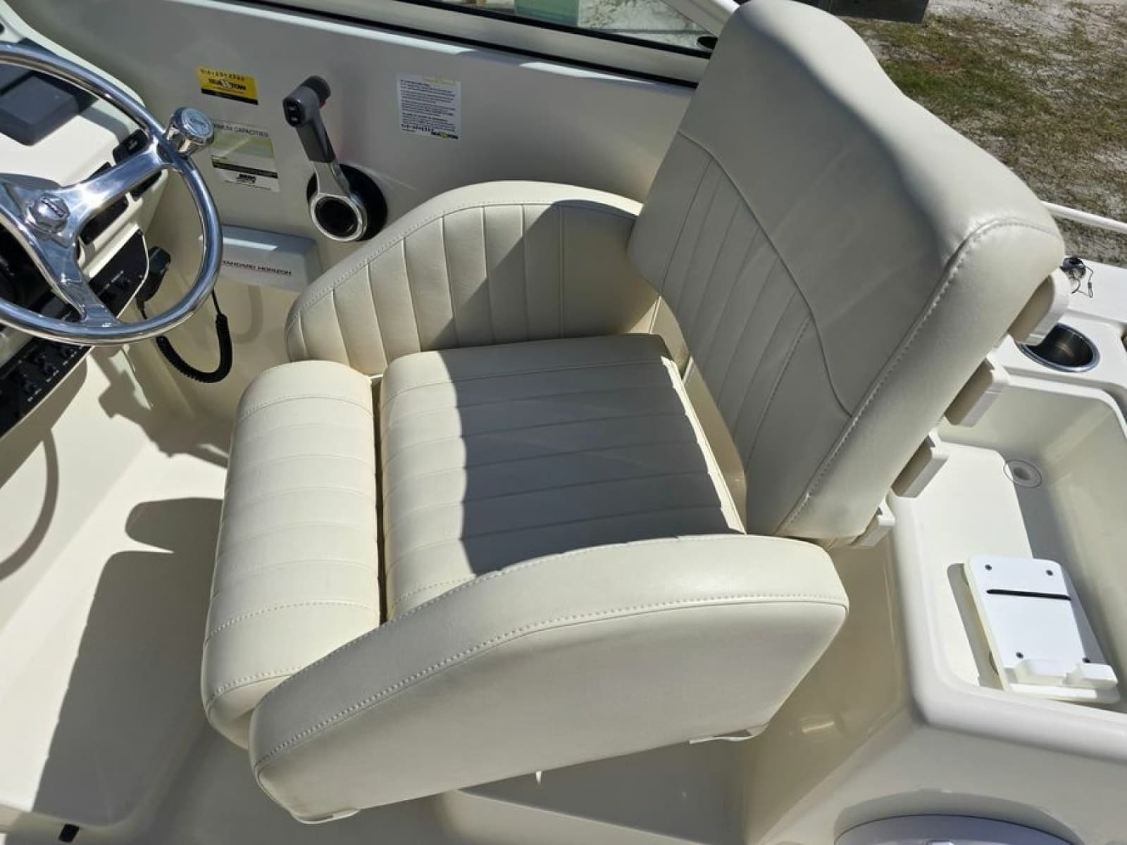 2008 Hydra-Sports 2200 DC