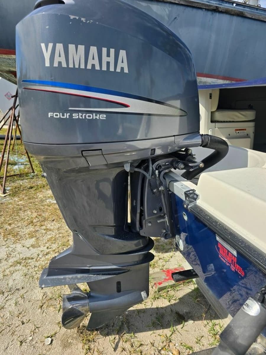 2008 Hydra-Sports 2200 DC