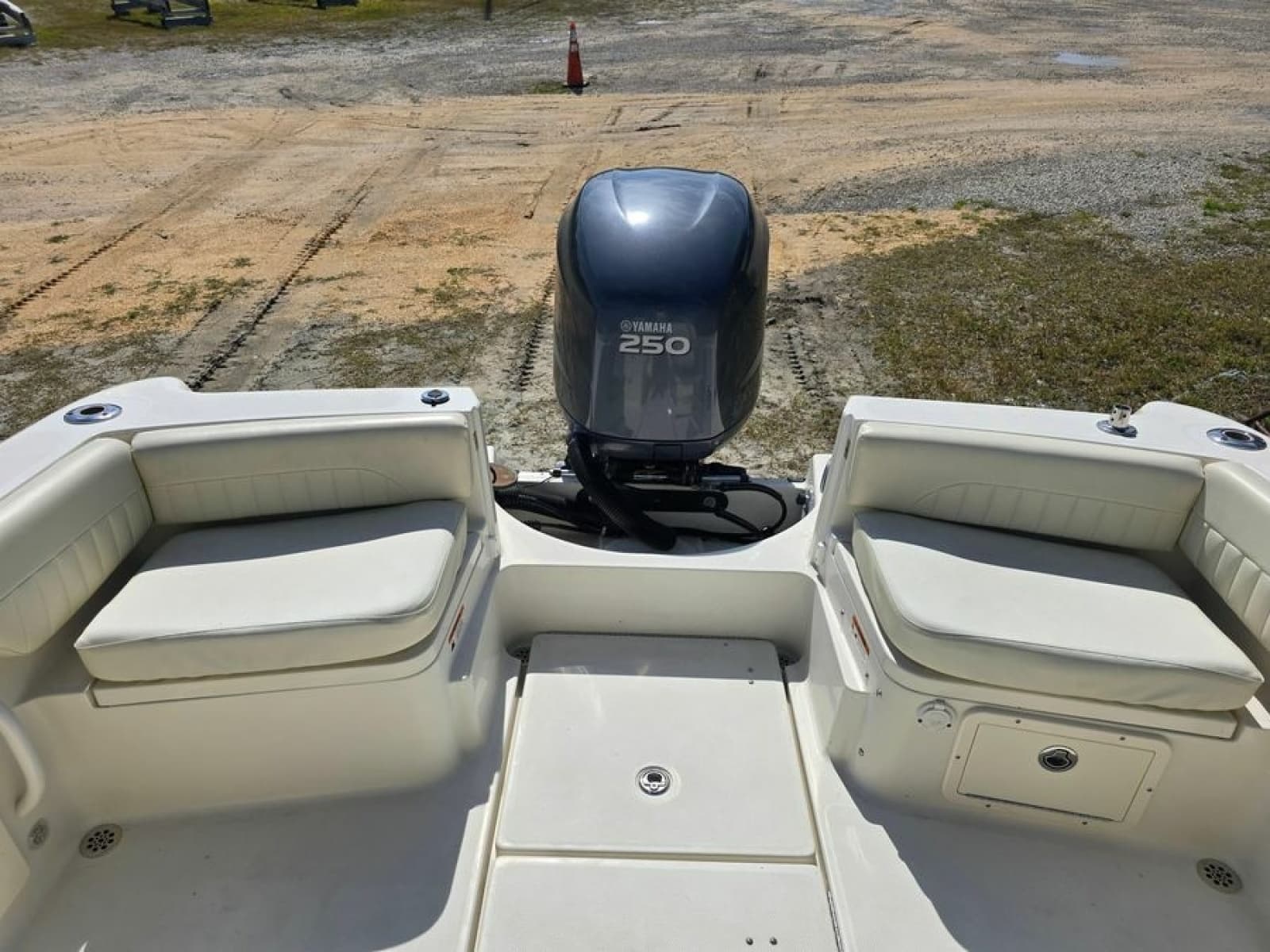2008 Hydra-Sports 2200 DC