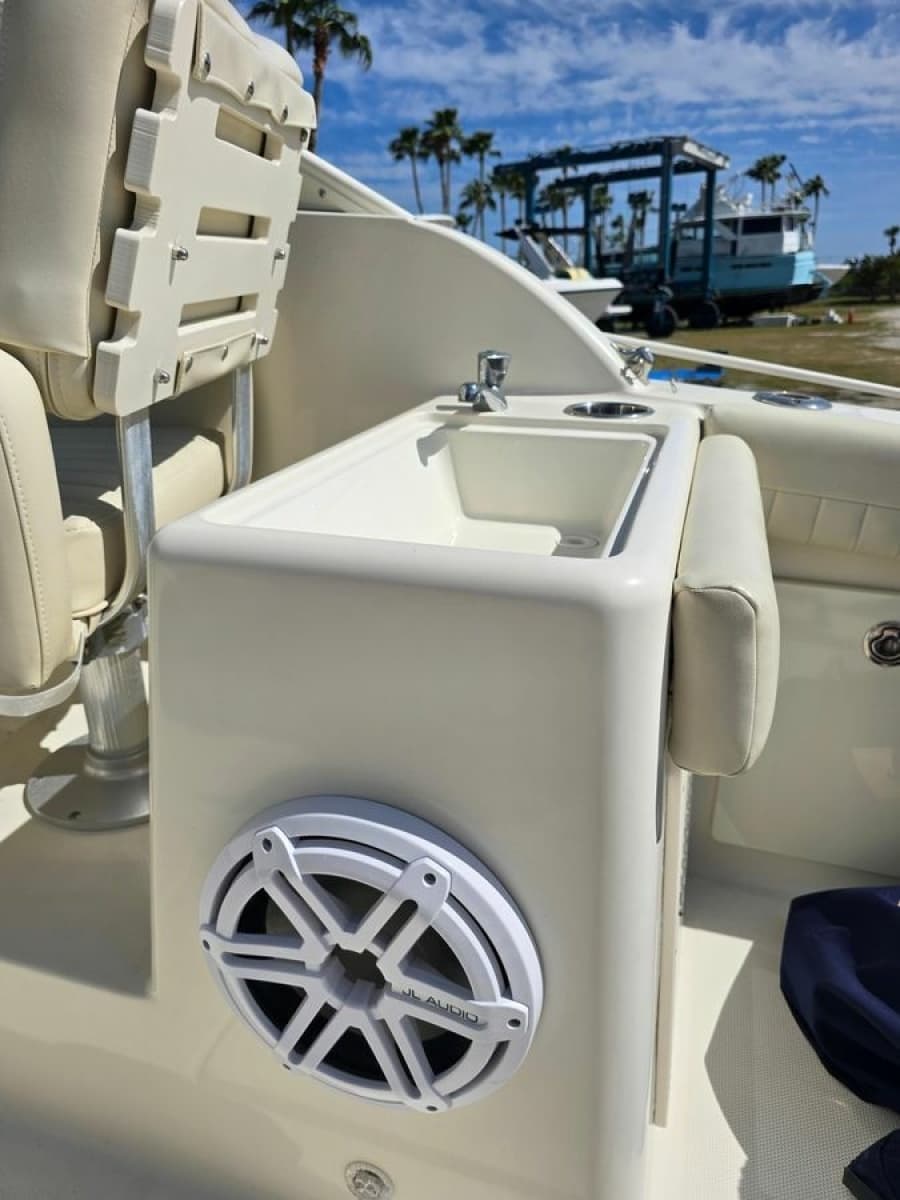 2008 Hydra-Sports 2200 DC
