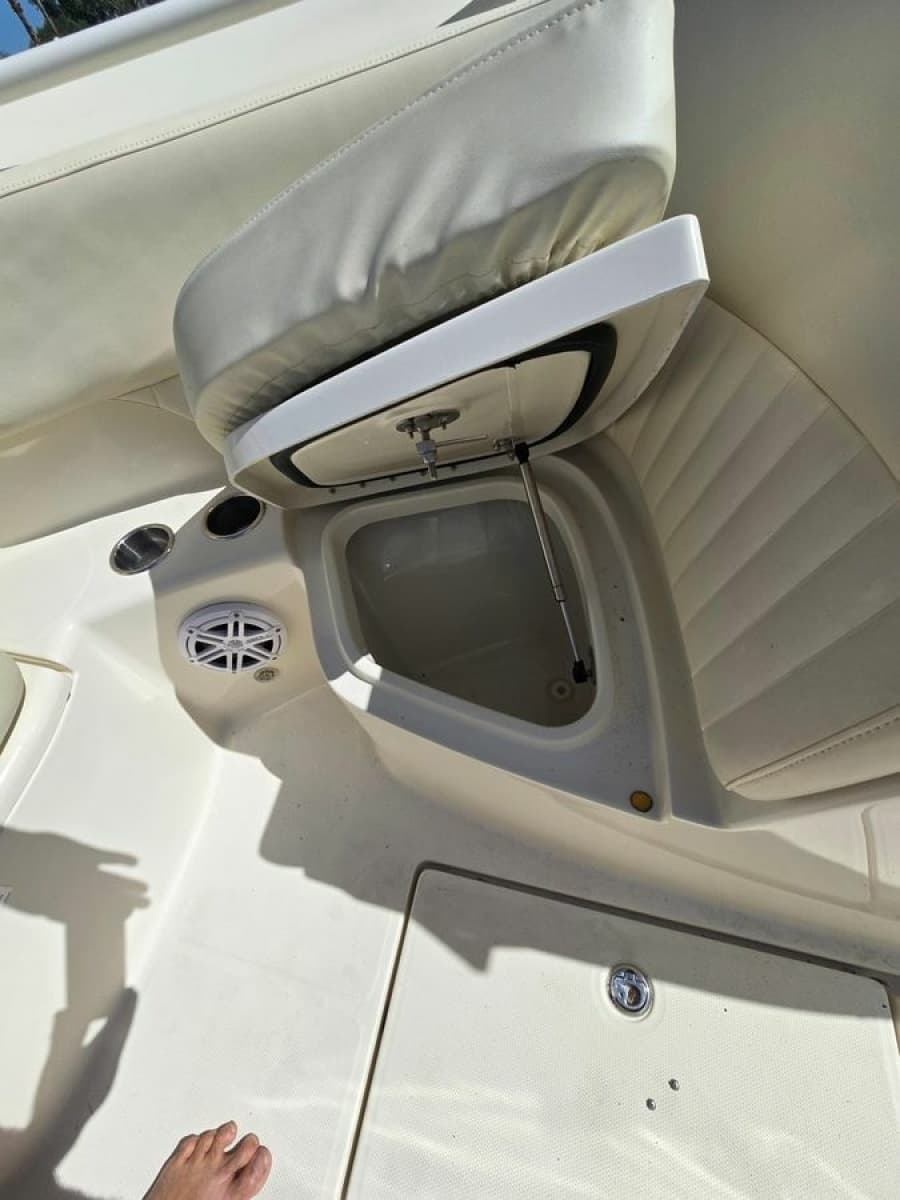 2008 Hydra-Sports 2200 DC