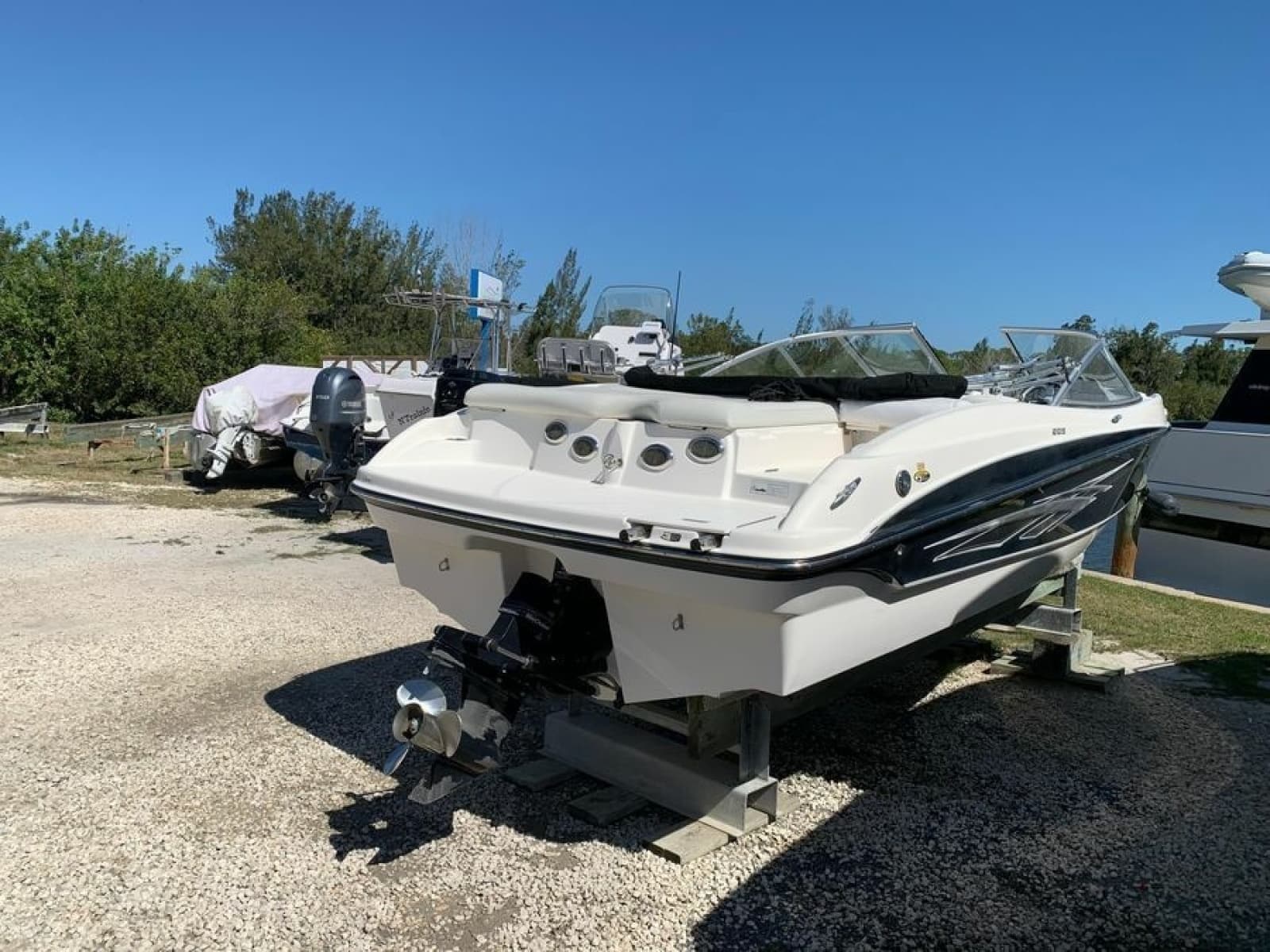 2008 Bayliner 205