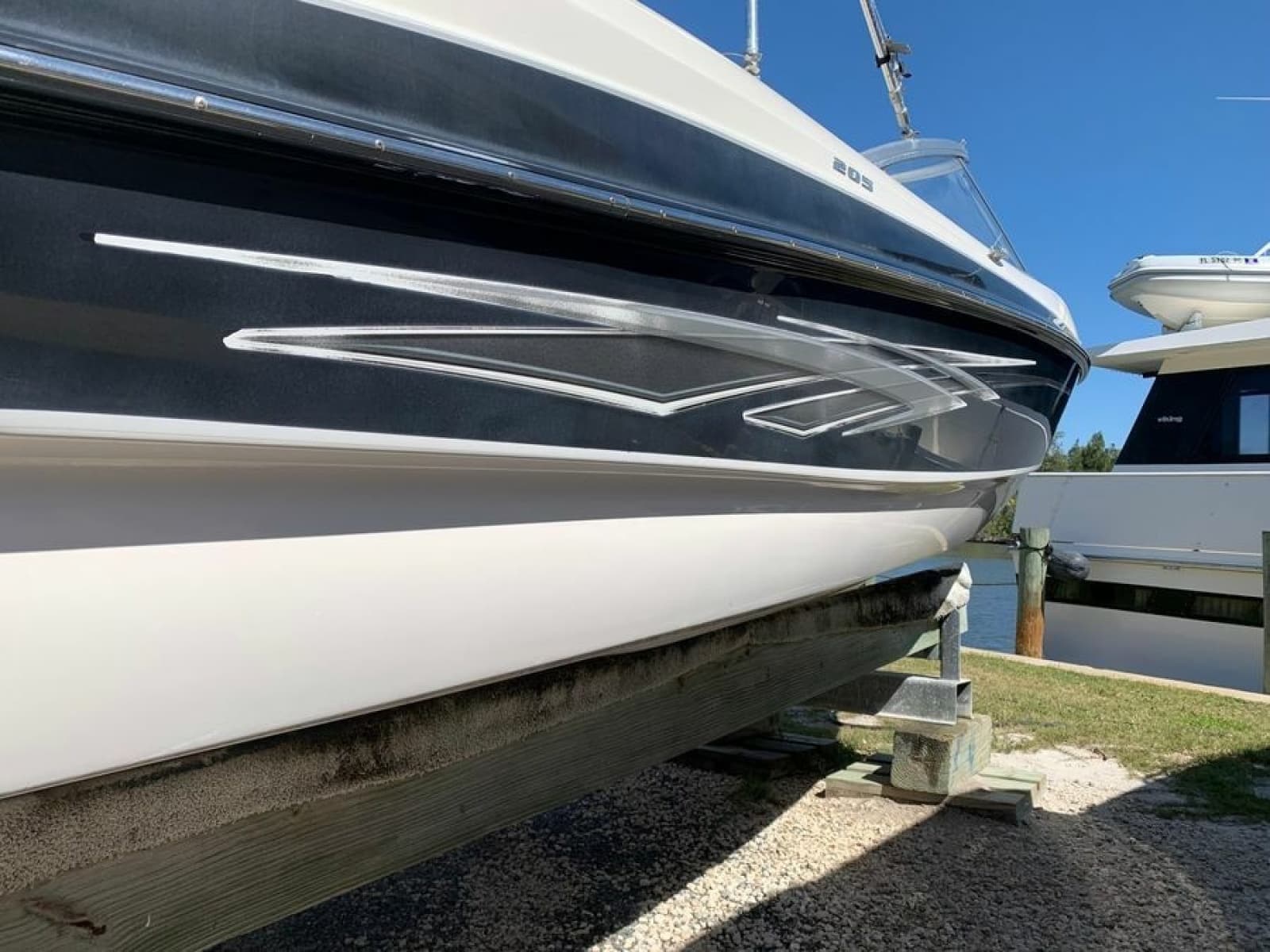 2008 Bayliner 205