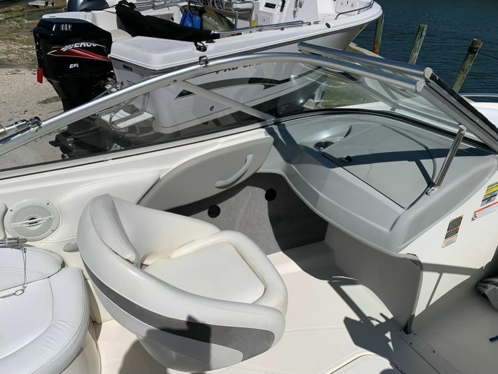 2008 Bayliner 205