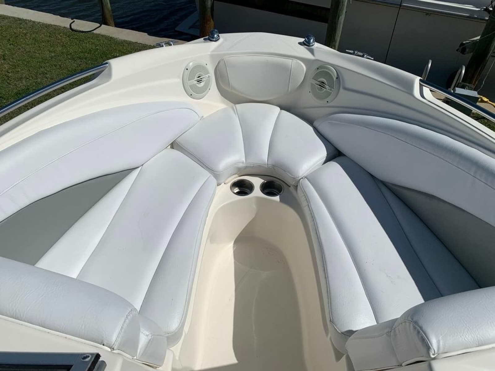 2008 Bayliner 205