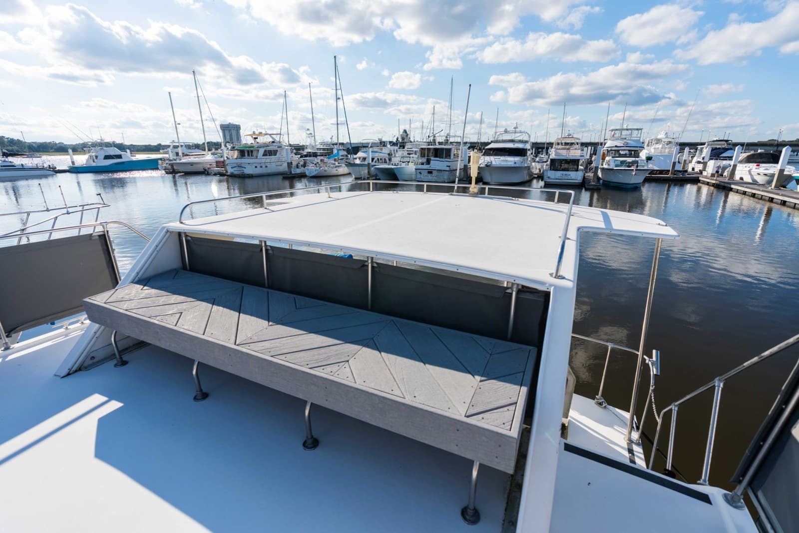 2001 Harbor Master 520 Coastal