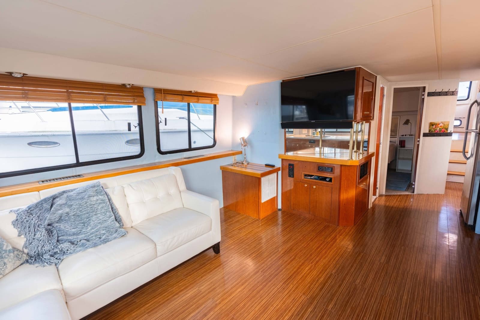 2001 Harbor Master 520 Coastal