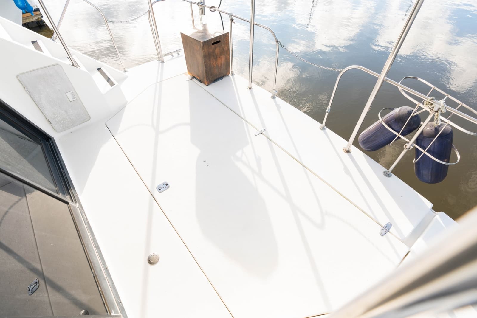 2001 Harbor Master 520 Coastal